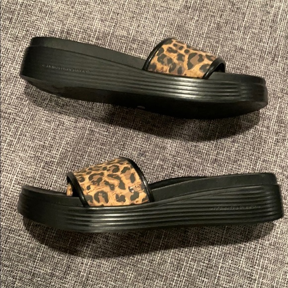 Donald Pliner slides cheetah - Picture 2 of 2